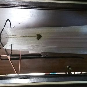 Long beautiful dress pants out fit looks like a dress but has legs size med